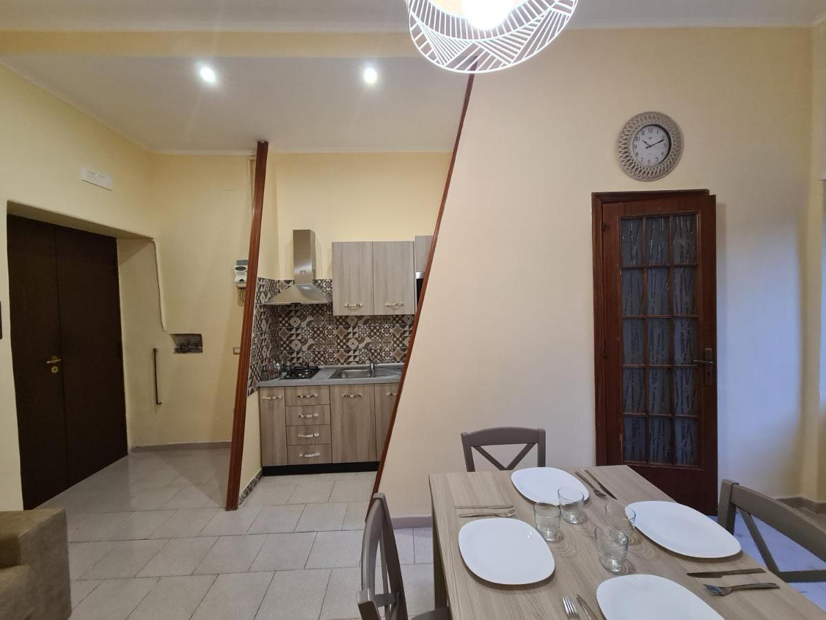 Old Bay Apartment Наполи Екстериор снимка