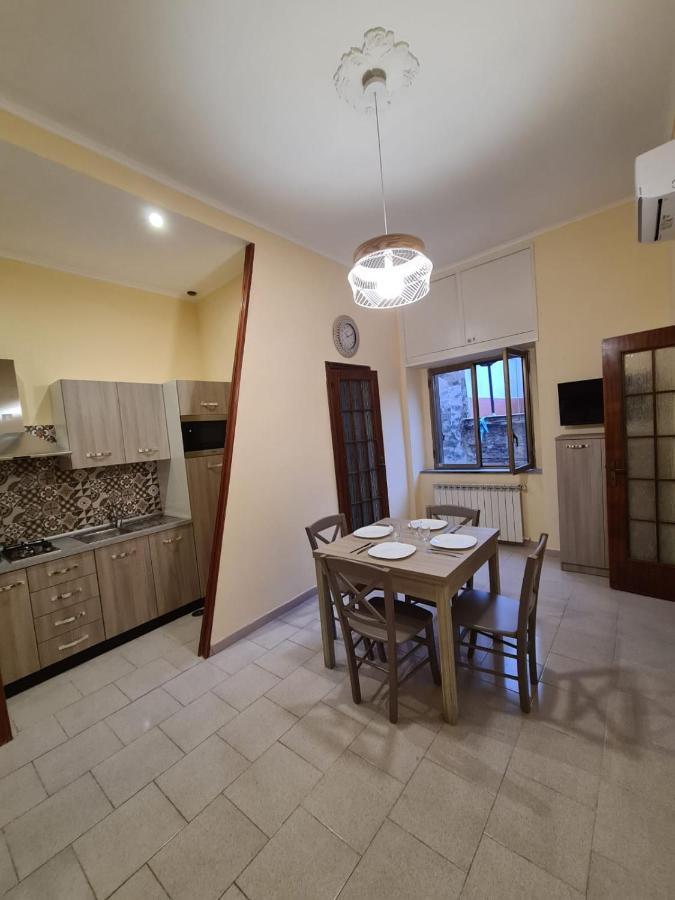 Old Bay Apartment Наполи Екстериор снимка