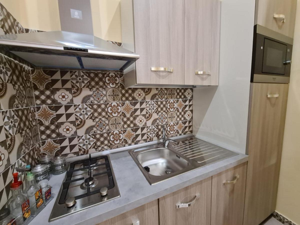 Old Bay Apartment Наполи Екстериор снимка